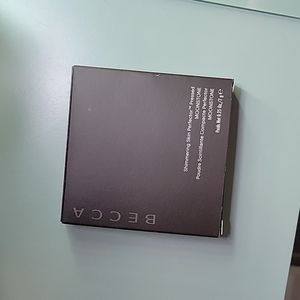 Becca Cosmetics Moonstone